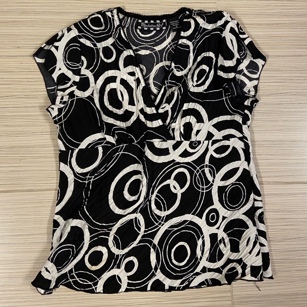 Manhattan girl top size medium